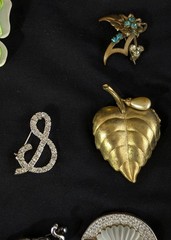 Vintage To Modern Lot Of 8 Brooches, Gold Tone, Silver Tone, Rhinestone