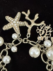 Vintage Mod Retro Sea Shell Starfish Beach Charm Gold Tone Cha Cha Bracelet