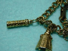 Vintage 7 1/4″ Las Vegas Casinos Charm Bracelet in Very Good Condition