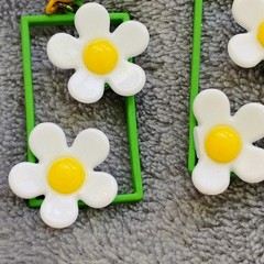 Vintage Daisy White And Yellow Jewelry Lot Of 5 Avon And Unbranded READ
