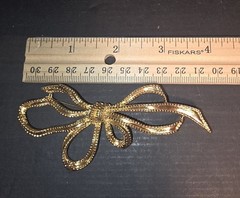 Vintage Trifari Large Gold Tone Ribbon Brooch Bow