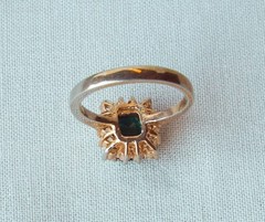 Vintage faux emerald ring 18 KT GEL yellow gold plate size 7 clear rhinestones