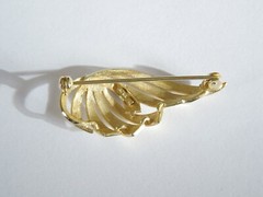 Small Bicolor Brooch Amerikan Teka Theodor Klotz 2.6 G/3.6 X 1.5 Cm