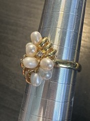 Seta Gold tone cultured freshwater white pearl cluster clear accents ring sz 9