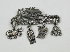 Vintage Silver Tone Large Noah’s Ark Charm Dangle Pin Brooch Animals