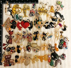 50pc Cat Brooch Lot Rhinestone Enamel Kitten Pearl Pin Costume