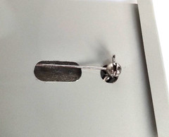 Elegant Vintage-Style Fashion Brooch, Silver Tone Floral Design. 1.5″