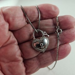 Sterling Heart Pendant Lock & 10 Tiny Diamonds & 18in Chain Box Link 8.7g [8540]