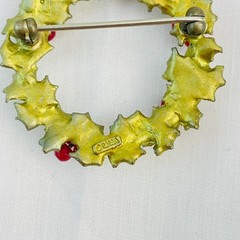 Vintage MMA Metropolitan Museum of Art Holiday Holly Wreath Brooch