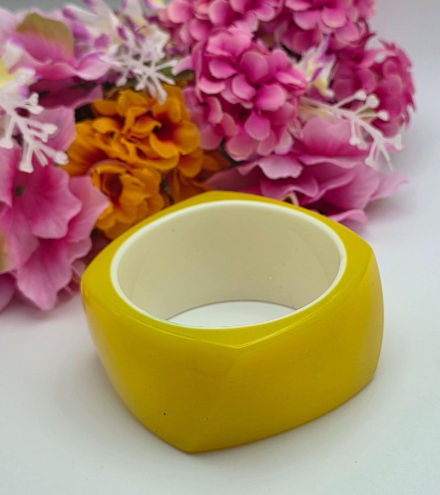 Vintage Yellow Lucite Bangle Bracelet Chunky Asymmetrical Geometric 8.5 in