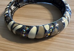 Vtg Joan Rivers Creamy Beige Enamel Rhinestones Gun Metal Tone Stretch Bracelet