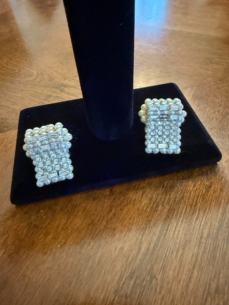 Vtg 1950s Faux Pearl Clear Rhinestone Baguette Plaque Shield Clip On Earrings