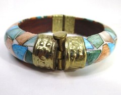 Vintage Horn Inlaid Bone Chunky Bangle Bracelet Hinged Brass pin Pastel Wood 60s