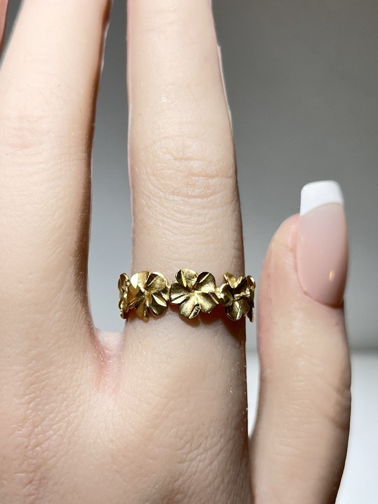 Antique Vintage 14 Karat Yellow Gold & Weighs 3.1 Grams Flower Ring Size 7