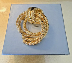 Christian Dior Classic Gold Tone Twisted Knotted Rope Round Brooch Pin, 1 1/2″