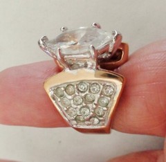 VINTAGE 18K G.H.E RING SIZE 5 BIG CUBIC ZIRCONIA RHINESTONES DESIGN