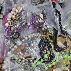 1 Pound VTG To Modern FASHION JEWELRY Lot Wearable Reuse Resell See Description