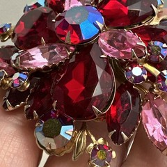 Vintage Gold Toned Red And Pink Juliana Brooch And Clip On Earrings