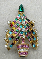 Vtg Jordan Marsh Gold Tone Rhinestone Christmas Tree Brooch Pin Prong Set