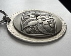 VTG Large Floral Medallion Pendant Chunky Chain Necklace Statement England 110g