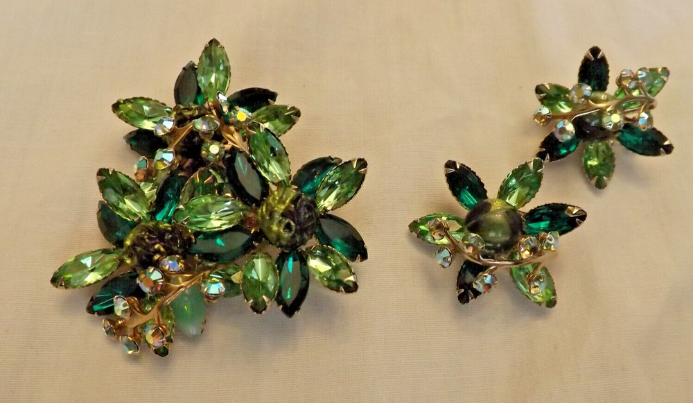 Vntg D&E Juliana Brooch Green Navettes,Rhinestones,Poured Stones Marked by Style