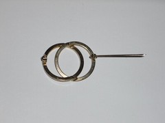 Vintage Antique Gold Intertwined Circles Rings Brooch Pin, 1.75″ Inches Across
