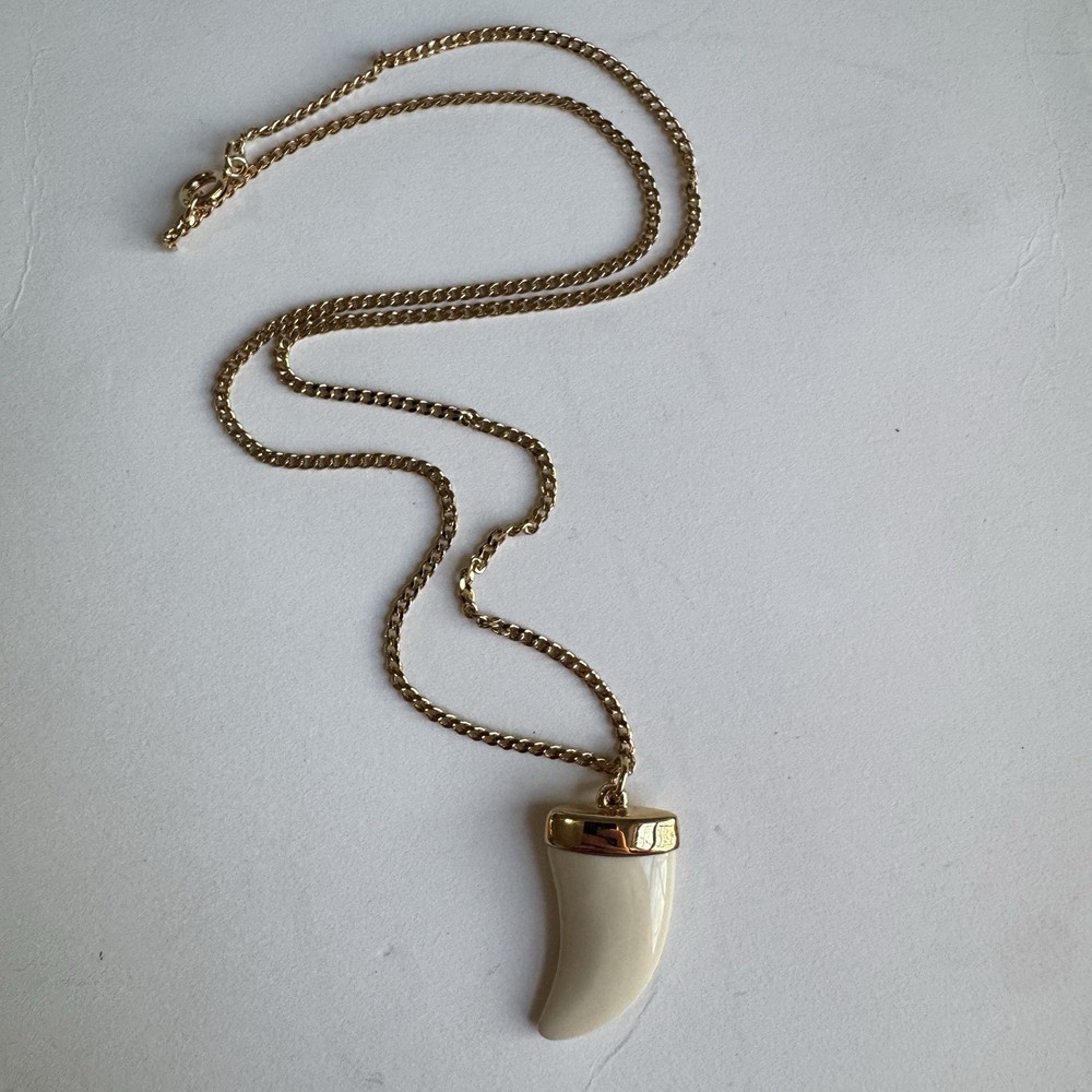 Vintage AVON 1978 Pendant Necklace Gold Chain Faux Ivory 20” Adventure Tooth