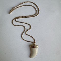 Vintage AVON 1978 Pendant Necklace Gold Chain Faux Ivory 20” Adventure Tooth
