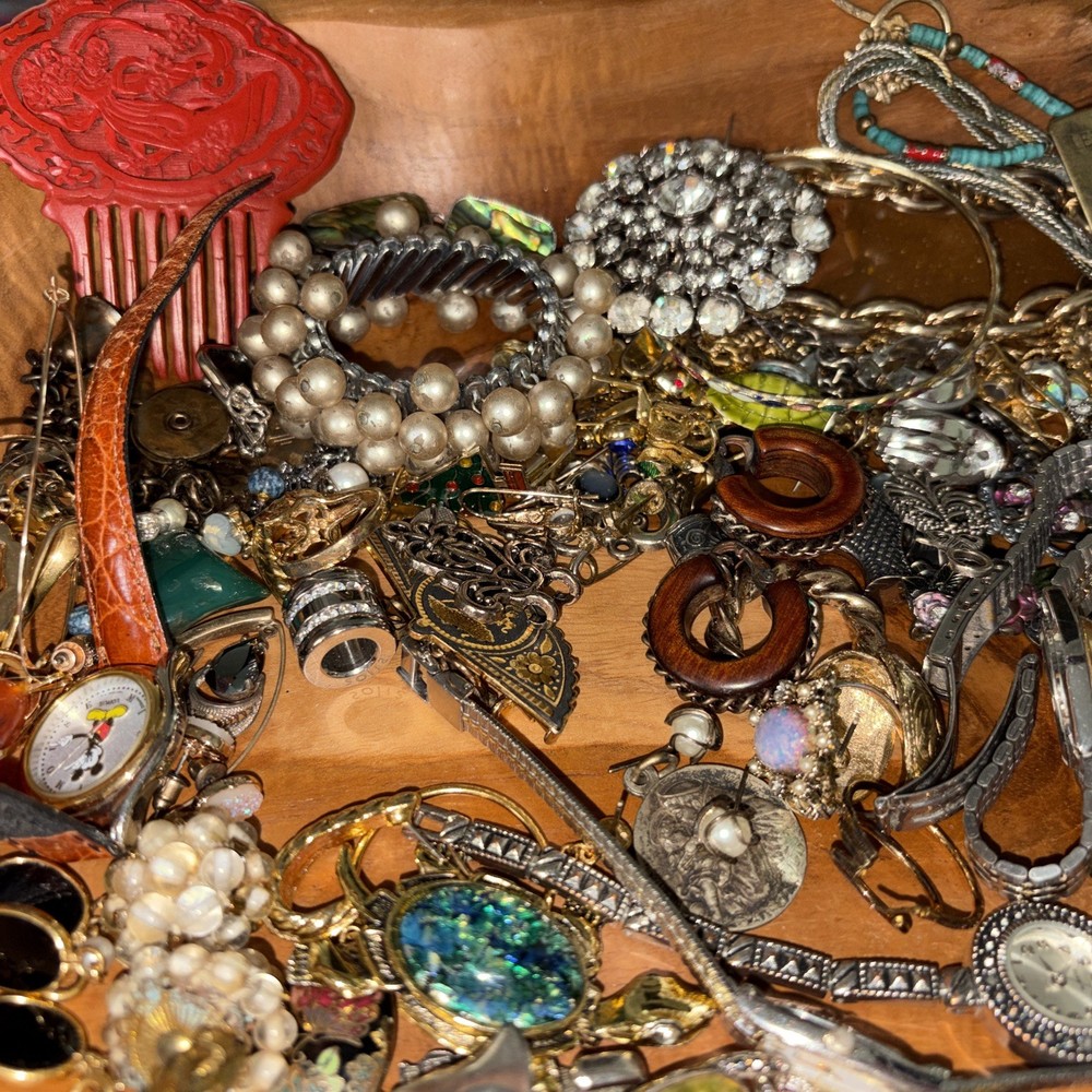 Large Vintage Jewelry Watches Lot So Many Items LQQK