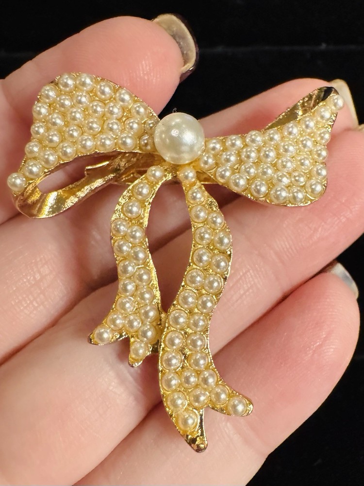Public Affair Faux Pearl Bow Brooch Gold Tone Ribbon Pin Elegant Vintage Style