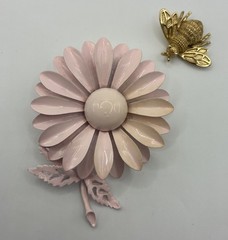 Brooch Enamel Vintagte Mod Pop Metal Pink Flower Avon Bumblebee Pins