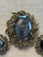 Vtg Alice Caviness Antiqued Goldplate Black Oval Hematite Style Brooch Earrings