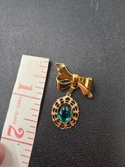 Vintage Gold Tone Bow Brooch with Emerald Green Glass Cabochon Dangle