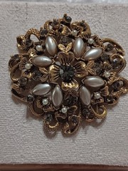 Vintage Large Florenza Rhinestone And faux pearl Brooch pendant