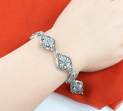 Vintage Signed M 925 Sterling Silver Diamond Cut Flower Link Bracelet 7.5″