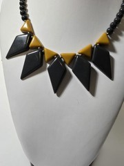 ⚡ “Electric Geometry” – 1980s Chunky Statement Necklace – Mustard Yellow &…