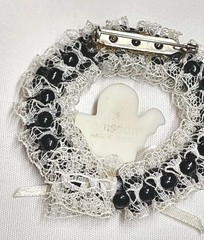 Vintage Handmade Amscan Ghost Round Wreath Pin Brooch Black & White Halloween