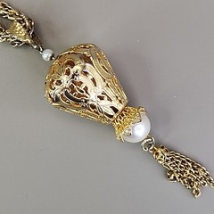 Vintage Celebrity Tassel Necklace Teardrop Imitation Pearl Layered Gold Tone 24″