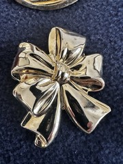 Lot of 4 Scarf Clips 1.5-3.5 Inches 3 Gold Tone One Silver One Rhinestone