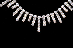 Icing Beautiful Vintage Silver Tone Clear Rhinestone Bib Choker Necklace 18″