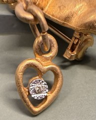 Beautiful Vintage Goldtone Angel Cherub Holding A Heart Brooch Pin