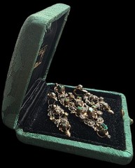 Antique Victorian Gold Parure Set Earrings Pendant Diamonds Emeralds Ca 1850