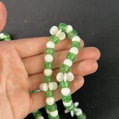 Vintage 1950’s White And Green Plastic Flower Beaded Necklace 28”