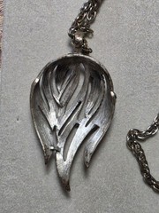 Vintage Silver Tone Pendant On 24″ Chain Unusual Design, Tulip, Flames, Leaves?