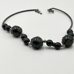 Vintage Boho Black Bead Collar Necklace Silver Tone Filigree Toggle 18″ Classic