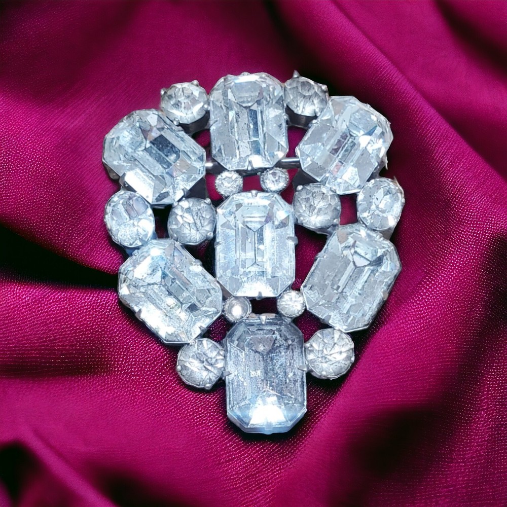 Vintage 1940s Brooch with Clear Reinestones