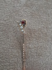 Victorian Antique Pea Pod Stick Pin 5 Seed Pearls of Graduated Size + Red Stone