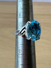 VINTAGE LARGE OVAL CUT BLUE TOPAZ SOLITAIRE RING 925 STERLING SILVER STATEMENT