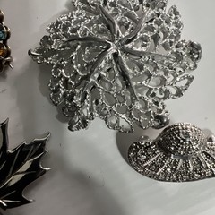 Vintage Large 20+ Brooch Collection | Mix Lot Rhinestones Gold Silver Tone