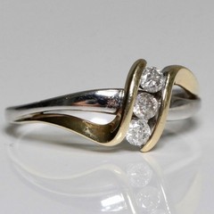 1970s Vintage 10K Two-Tone Gold Diamond Bypass Ring – Size 7 – 0.15ctw